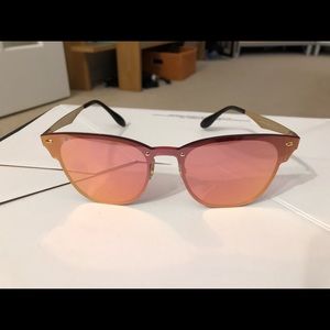 Ray-ban sunglasses (almost new, only worn once)